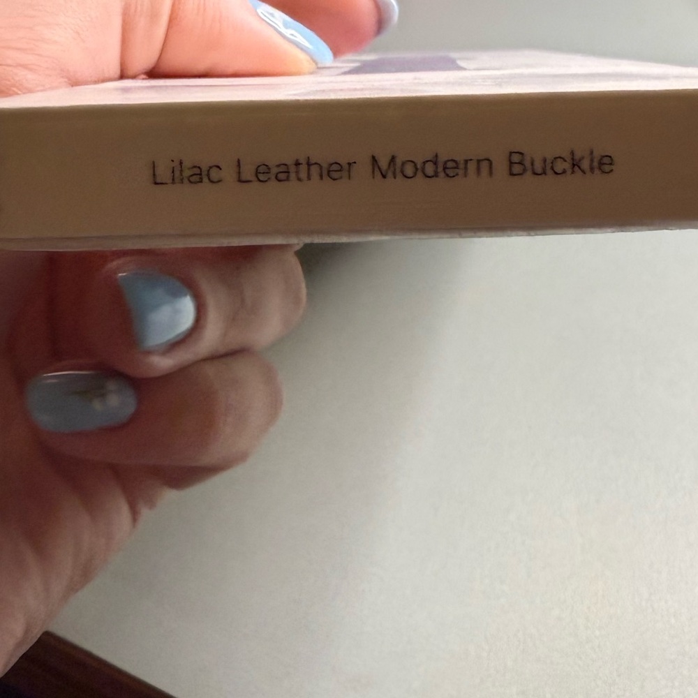 Apple Watch Modern Buckle Lilac 40mm Medium - Picture 6 of 7